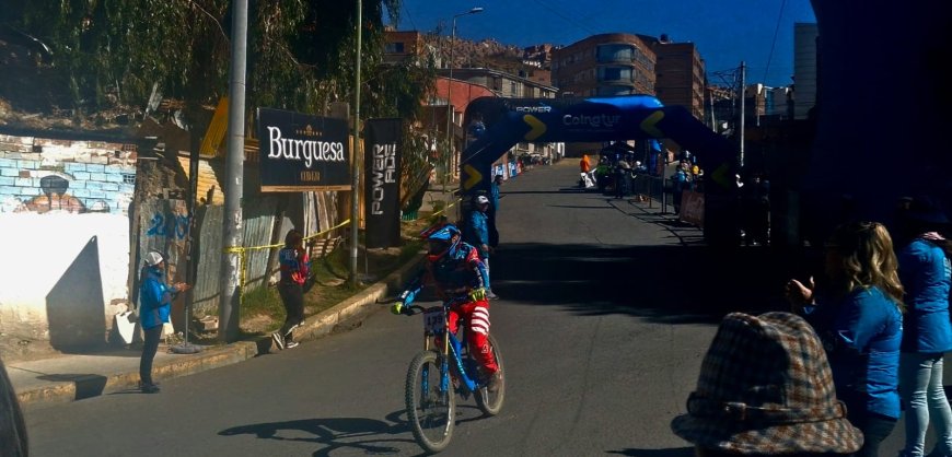 3.6 KM DE ADRENALINA EN EL "LA PAZ CHALLENGE DOWNHILL 4000"