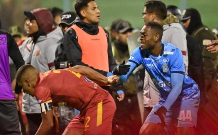 ESCÁNDALO EN EL PARTIDO ENTRE REAL ORURO Y BLOOMING EN EL JESÚS BERMÚDEZ DEJÓ 17 EXPULSADOS