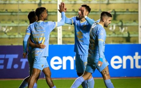 BOLÍVAR APLASTÓ A SAN ANTONIO Y AVANZÓ A LAS SEMIFINALES DE LA COPA BOLIVIA