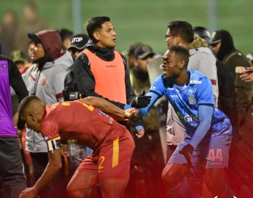 ESCÁNDALO EN EL PARTIDO ENTRE REAL ORURO Y BLOOMING EN EL JESÚS BERMÚDEZ DEJÓ 17 EXPULSADOS