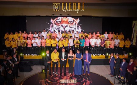 THE STRONGEST PRESENTÓ SU NUEVA INDUMENTARIA Y EL PLANTEL 2026