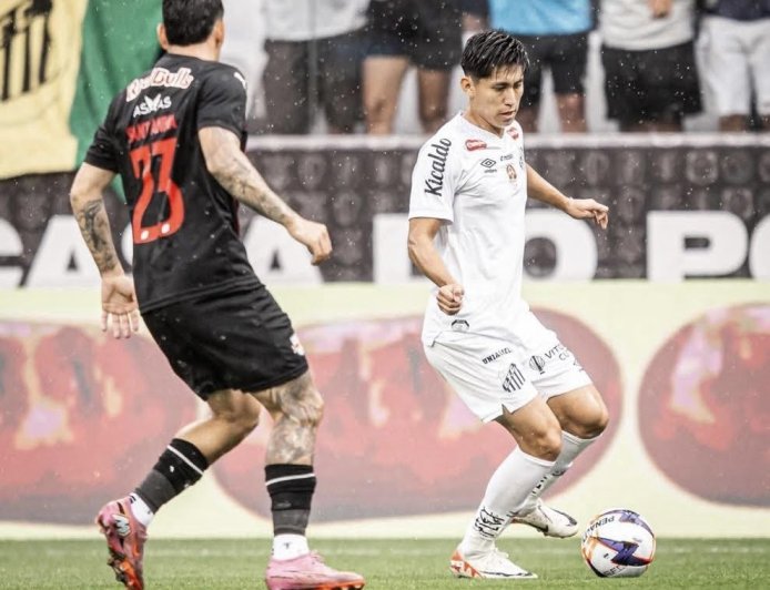 MIGUEL TERCEROS MOSTRÓ SU POTENCIAL EN EL EMPATE ENTRE SANTOS Y BRAGANTINO