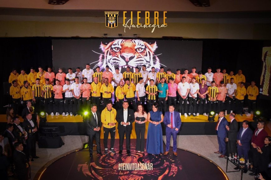 THE STRONGEST PRESENTÓ SU NUEVA INDUMENTARIA Y EL PLANTEL 2026