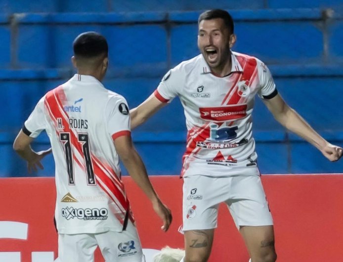 NACIONAL POTOSÍ SORPRENDIÓ Y DERROTÓ A BOTAFOGO EN CASA