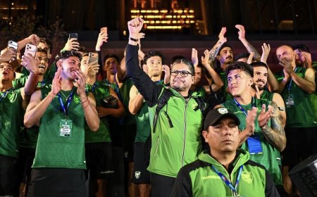 BOLIVIA VIVIÓ UN BANDERAZO LLENO DE ILUSIÓN ANTES DEL DUELO ANTE SURINAM