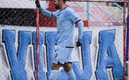 BOLÍVAR CONSIGUIÓ UNA VICTORIA CLAVE SOBRE ABB CON UN DOBLETE DE MARTÍN CAUTERUCCIO