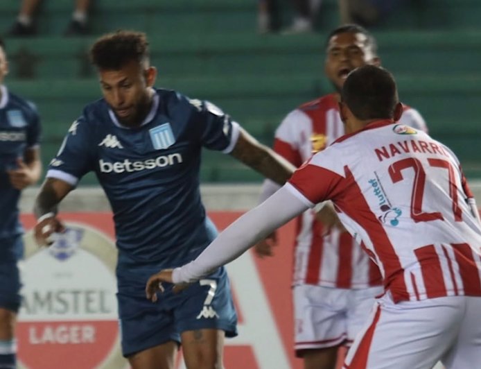 RACING GOLPEÓ AL FINAL Y VENCIÓ A INDEPENDIENTE PETROLERO