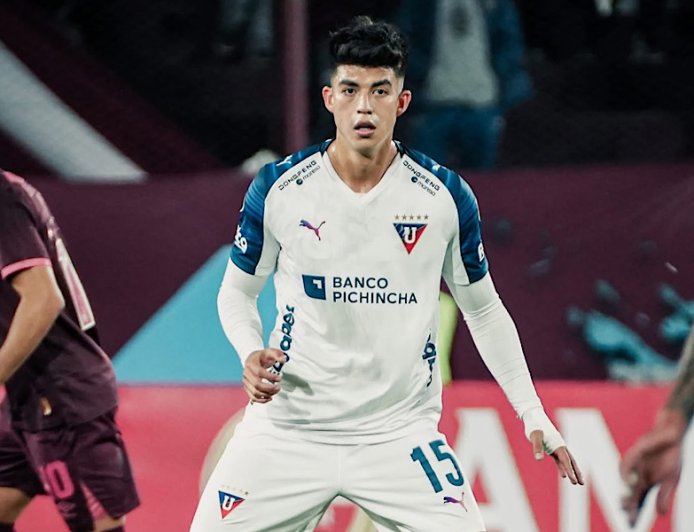 GABRIEL VILLAMÍL ALCANZÓ LOS 100 PARTIDOS CON LIGA DE QUITO Y SE AFIANZA COMO PIEZA CLAVE