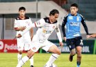 FC UNIVERSITARIO Y BLOOMING EMPATARON EN UN DUELO INTENSO