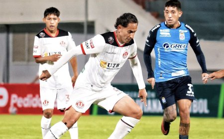 FC UNIVERSITARIO Y BLOOMING EMPATARON EN UN DUELO INTENSO