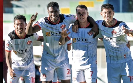 FC UNIVERSITARIO REMONTÓ A BOLÍVAR Y LOGRÓ UNA VICTORIA HISTÓRICA