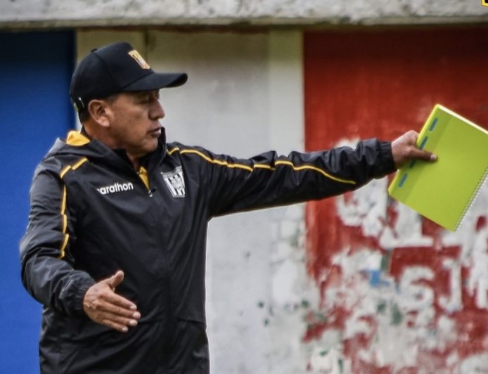 SIXTO VIZUETE DESTACÓ LA MEJORÍA DEL EQUIPO Y VALORÓ LA SUSPENSIÓN DEL PARTIDO ANTE ORIENTE