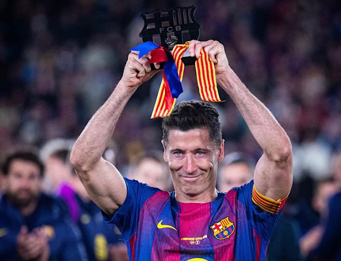 ROBERT LEWANDOWSKI SE DESPIDIÓ DEL FC  BARCELONA ENTRE EMOCIÓN Y OVACIONES