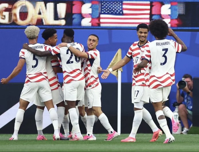 ESTADOS UNIDOS GOLEÓ A PARAGUAY Y ARRANCÓ CON AUTORIDAD EL GRUPO D