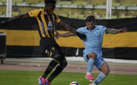 THE STRONGEST Y BOLÍVAR DIVIDIERON HONORES EN UN PARTIDO MUY DISPUTADO