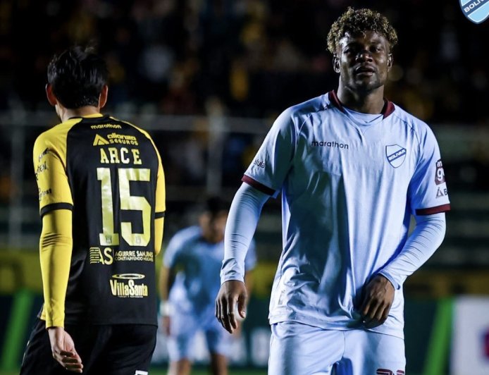 DAIRON  ASPRILLA DEBUTÓ CON BOLÍVAR EN EL SUPERCLÁSICO PACEÑO