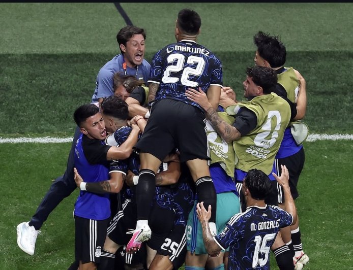 ARGENTINA REMONTÓ A INGLATERRA Y VA POR OTRA GLORIA MUNDIAL