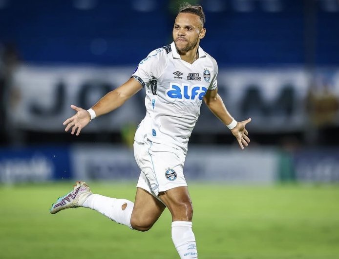 MARTIN BRAITHWAITE: “PODEMOS HACER DOS GOLES Y GANAR EN CASA”