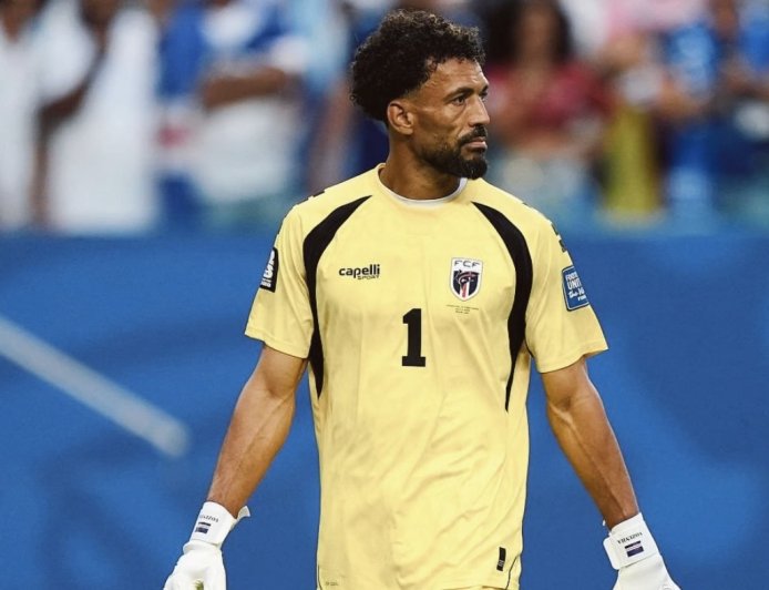 VOZINHA, EL ARQUERO REVELACIÓN DEL MUNDIAL, SERÁ NUEVO GUARDAMETA DE COLO COLO