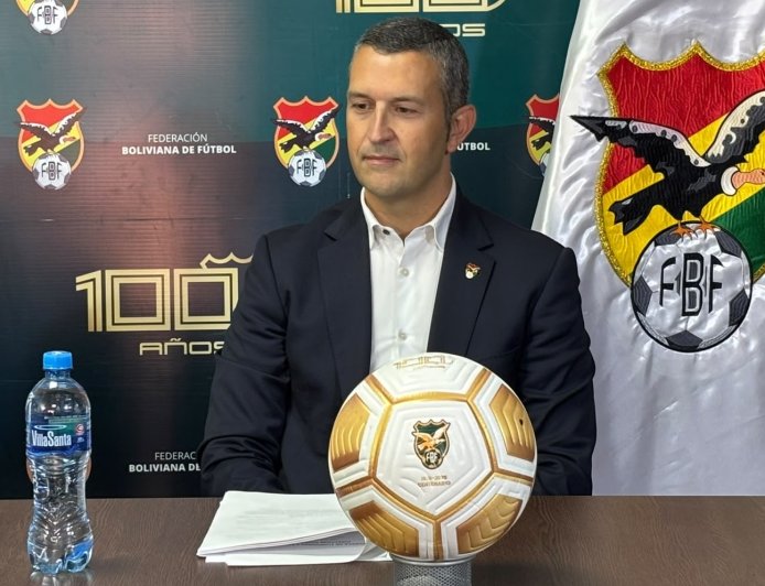 HUGO BLANCO IMPULSARÁ UNA NUEVA METODOLOGÍA PARA EL FÚTBOL BOLIVIANO