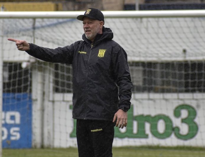 CARLOS ZAGO LLEGÓ A LA PAZ PARA ASUMIR EL MANDO DE THE STRONGEST