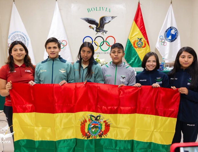 BOLIVIA ENTREGÓ LA TRICOLOR PARA LOS JUEGOS SURAMERICANOS SANTA FE 2026