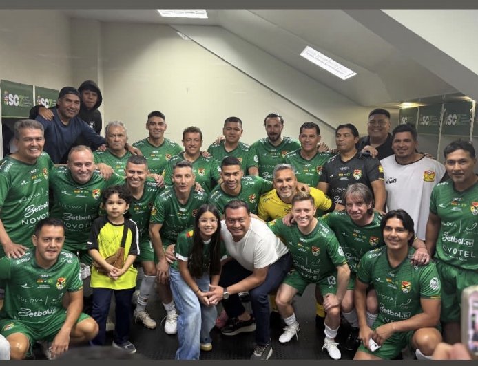BOLIVIA REMONTÓ Y EMPATÓ ANTE BRASIL EN UN PARTIDAZO DE LEYENDAS
