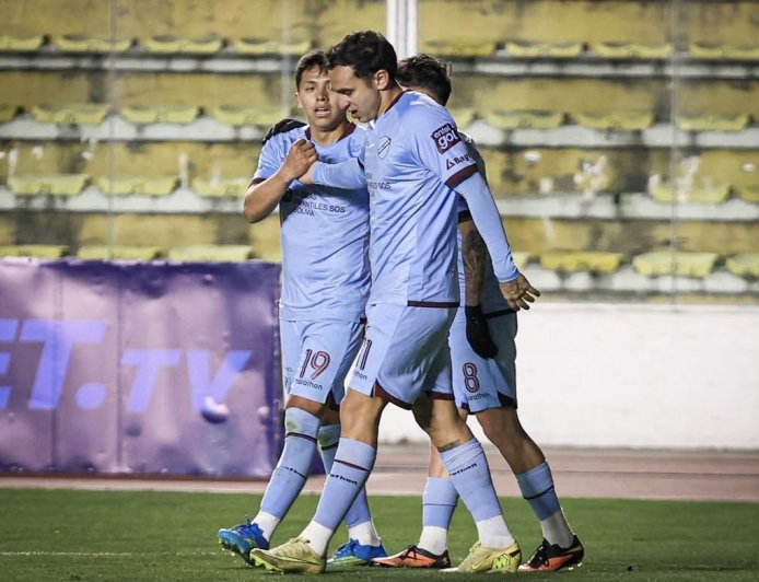 BOLÍVAR ROMPIÓ EL MURO DE BLOOMING Y TERMINÓ GOLEANDO