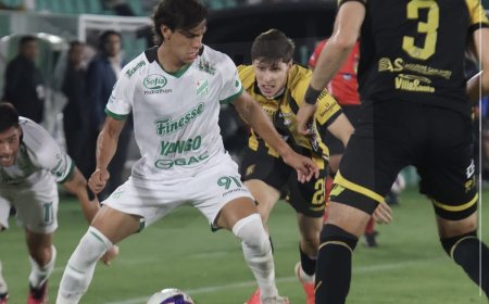 ORIENTE PETROLERO Y THE STRONGEST EMPATARON Y EL PARTIDO TERMINÓ CON INCIDENTES