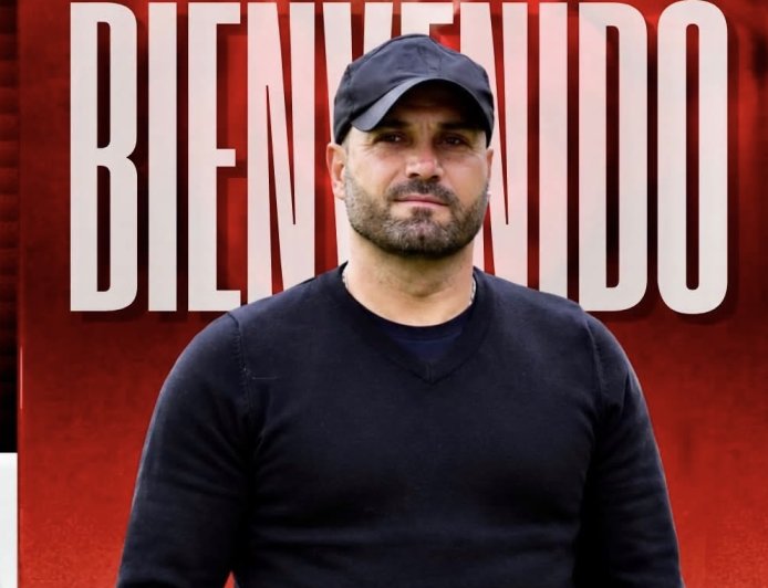 THIAGO LEITAO VUELVE AL BANCO DE FC UNIVERSITARIO