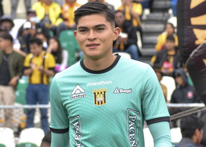 KIOTTO MENDOZA SE DESTACÓ BAJO LOS TRES PALOS DE THE STRONGEST