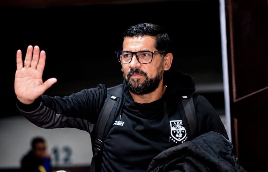 WALTER FLORES DEJÓ DE SER ENTRENADOR DE ABB TRAS UNA CAMPAÑA IRREGULAR